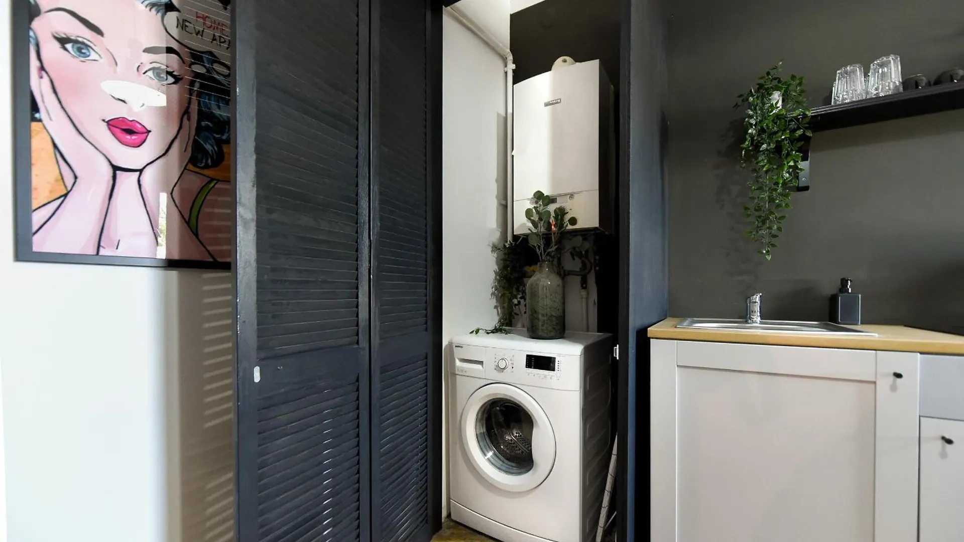 Vibrant Charm - Cozy Studio In The Heart Of The City Bukarest Rumänien