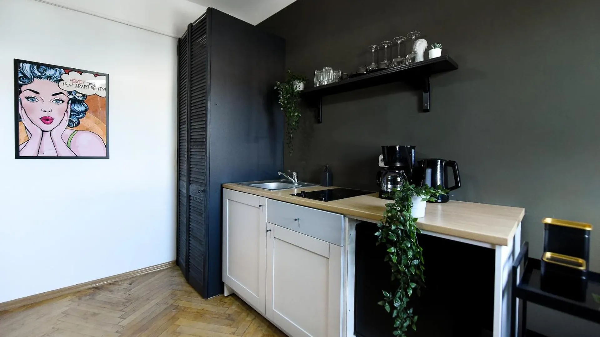 Vibrant Charm - Cozy Studio In The Heart Of The City Bukarest Rumänien